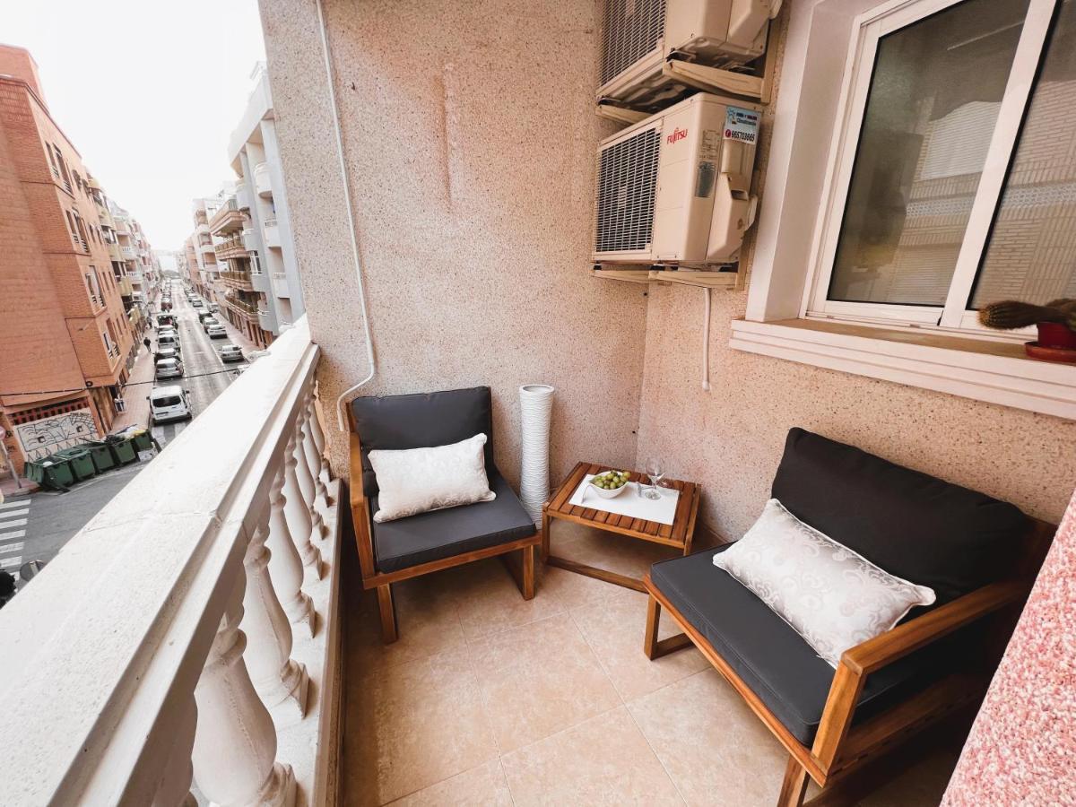 Holiday Suite Fragata Torrevieja Exterior photo