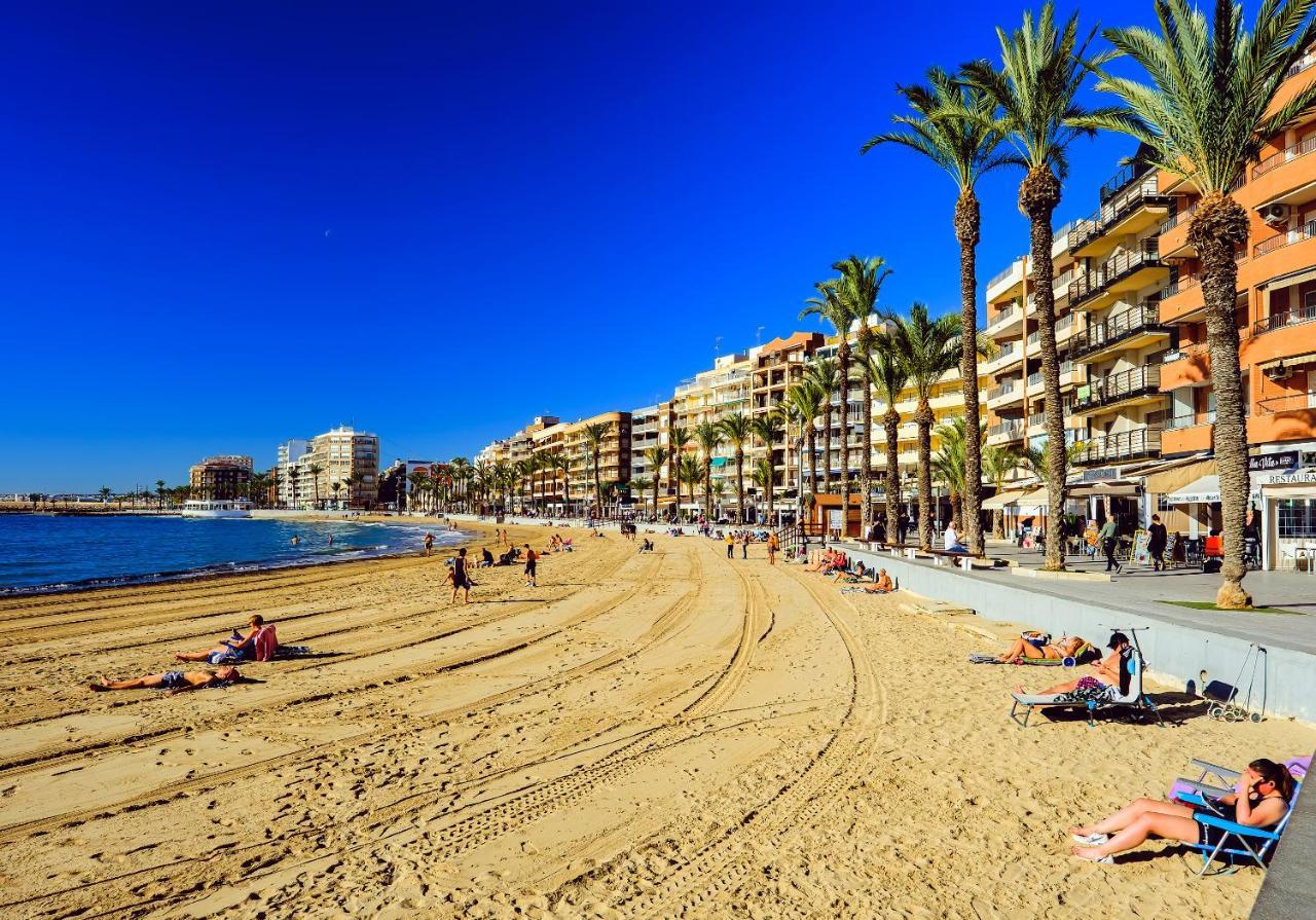 Holiday Suite Fragata Torrevieja Exterior photo